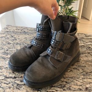 VINTAGE DOC MARTENS OLIVE SUEDE STUDDED STRAP